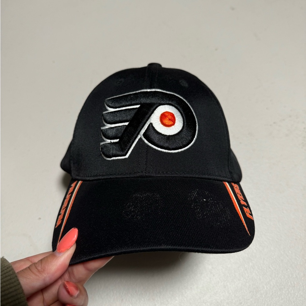 Flyers hat